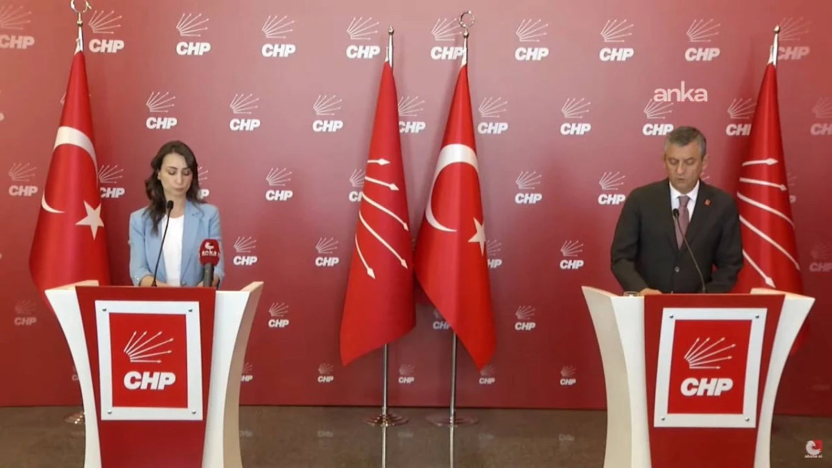 DEM Parti CHP Genel Merkezi’nde CHP lideri Özgür Özel'i ziyaret etti.