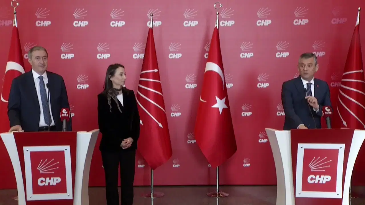 DEM Parti'den CHP'ye ziyaret... &Ouml;zg&uuml;r &Ouml;zel'den Suriye'de anayasal g&uuml;vence &ccedil;ağrısı
