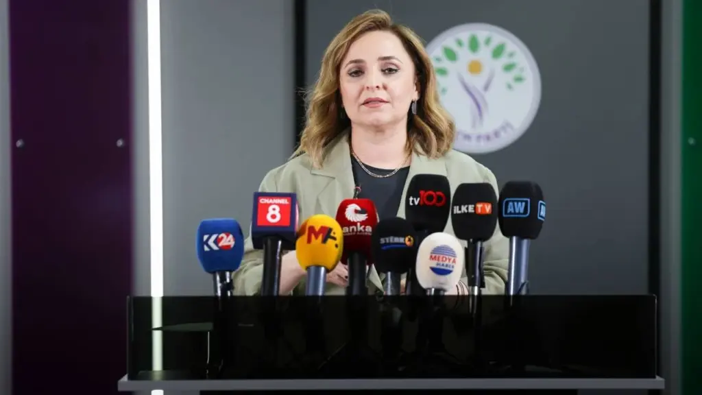 DEM Parti&rsquo;den &Ouml;calan a&ccedil;ıklaması: Gazetecilerle g&ouml;r&uuml;şme talebi var