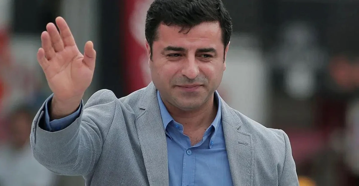 Demirtaş'tan Öcalan, Bahçeli ve Erdoğan'a 'somut adımlar atmaya devam etme' çağrısı