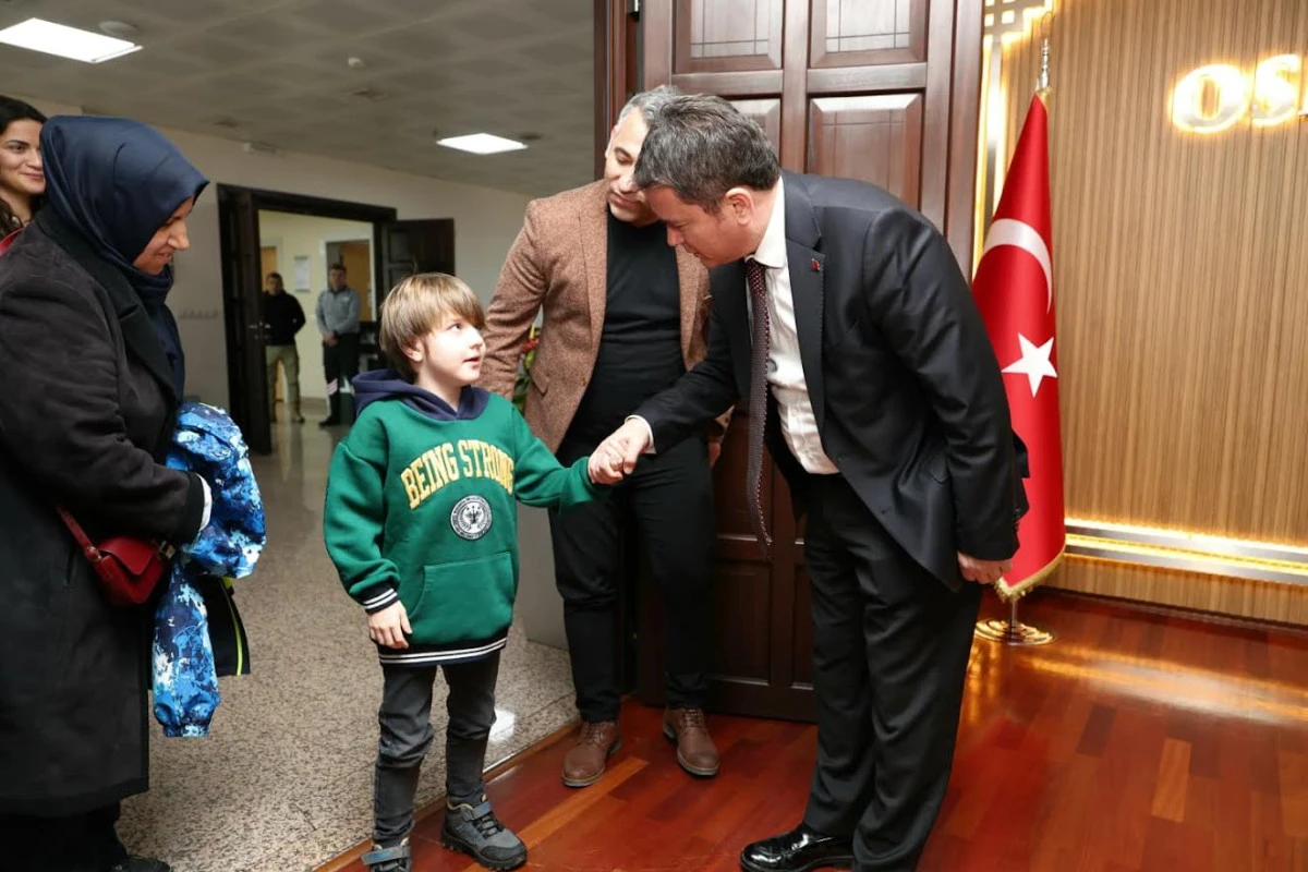 DMD Hastası Yağız Efe&rsquo;ye Başkan Aydın&rsquo;dan Destek