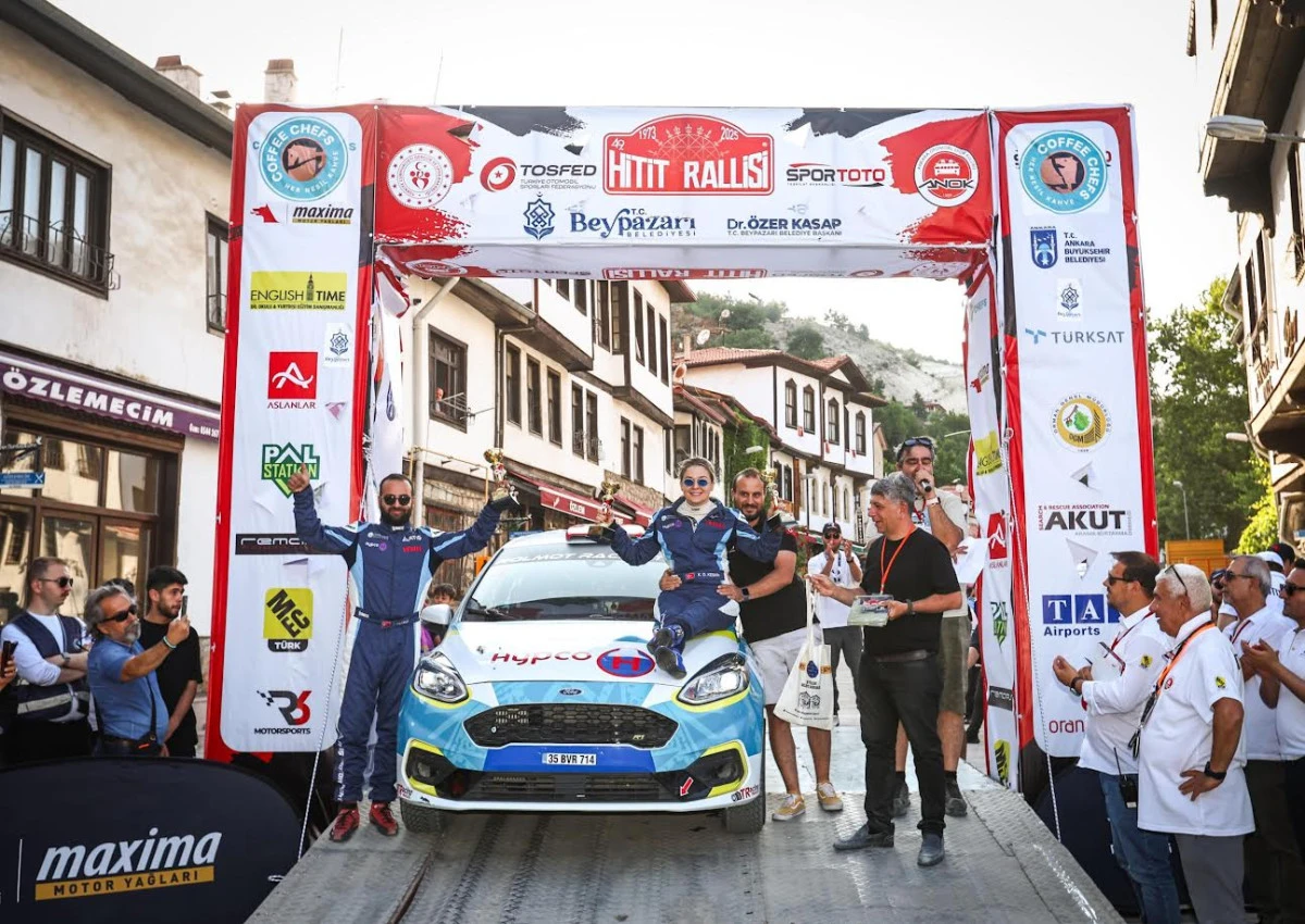 Dünyadaki ilk ve tek engelli kadın ralli pilotundan çifte podyum