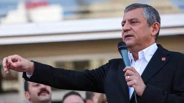 Duruşmanın ardından &Ouml;zg&uuml;r &Ouml;zel'e jet soruşturma!