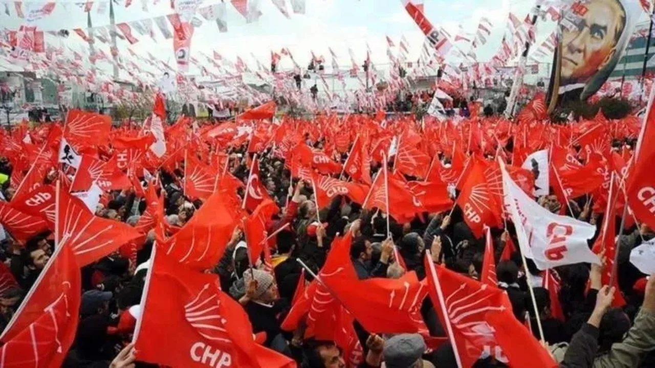 Edirne merkez ve il&ccedil;elerindeki t&uuml;m CHP'li belediye başkanları partilerinden ayrıldı.
