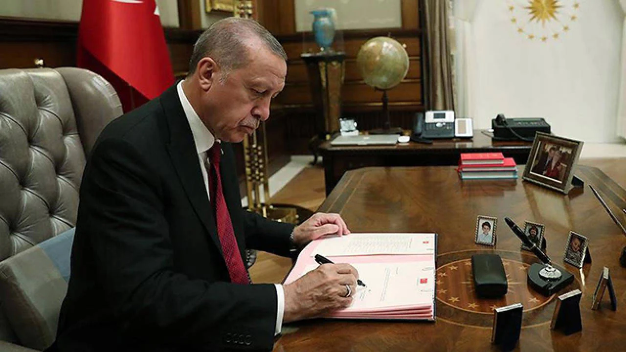 Erdoğan imzaladı: Atama ve g&ouml;revden alma kararları Resmi Gazete'de