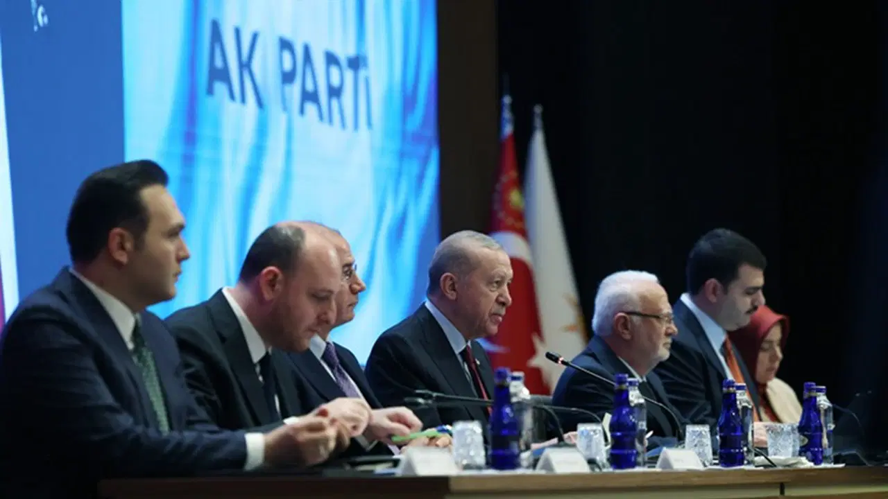 Erdoğan'dan partisine 'se&ccedil;im' mesajı: '2026 yılı kritik'
