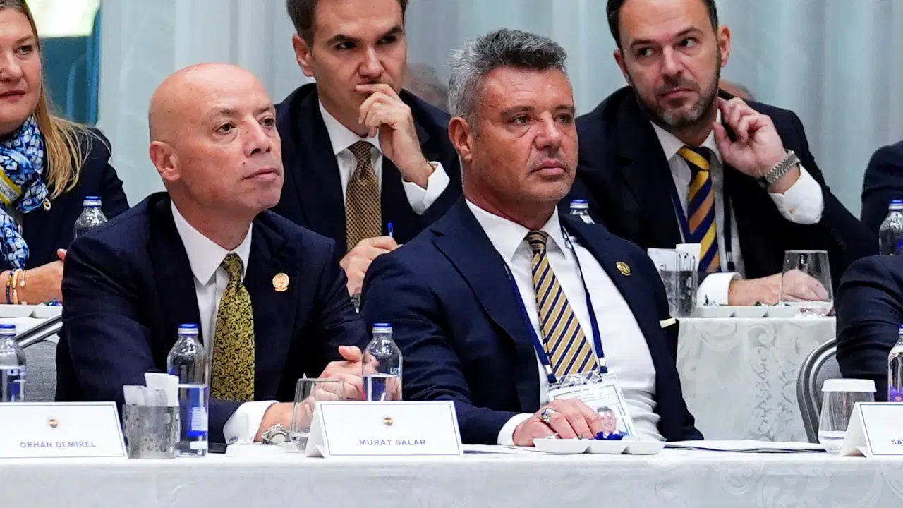 Fenerbah&ccedil;e Başkanı Sadettin Saran&rsquo;dan Olağan&uuml;st&uuml; Genel Kurul Kararı