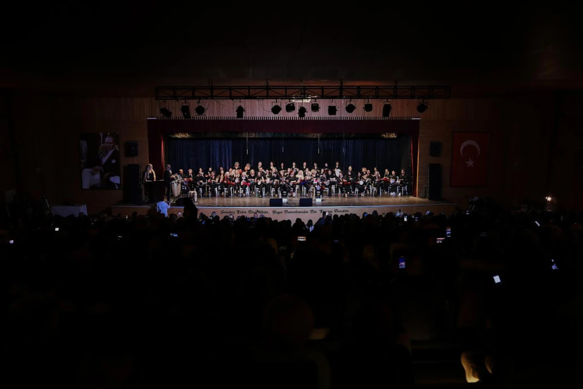 Gemlik Ritim Grubu’ndan Enerji Dolu Konser