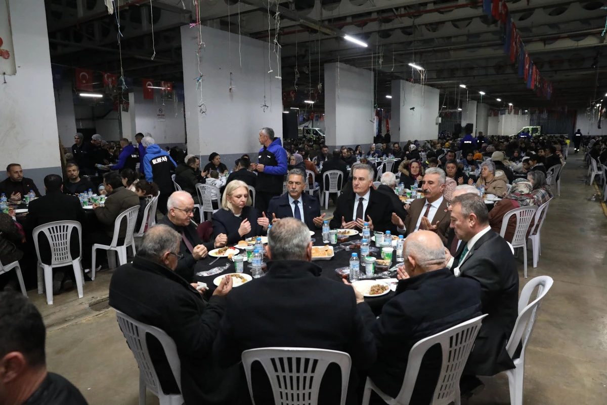 Gemlikliler dayanışma sofrasında buluştu