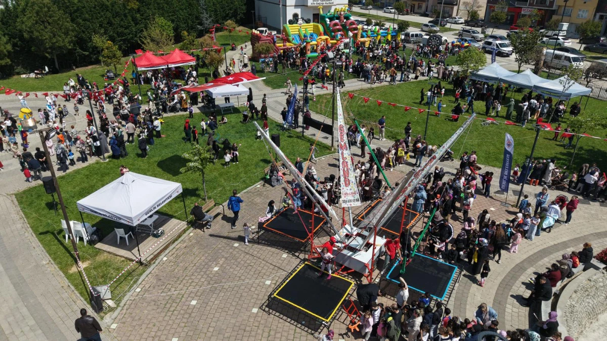 Gemlik&rsquo;te 23 Nisan Coşkusu: &Ccedil;ocuklar Bayramın Tadını Doyasıya &Ccedil;ıkardı!