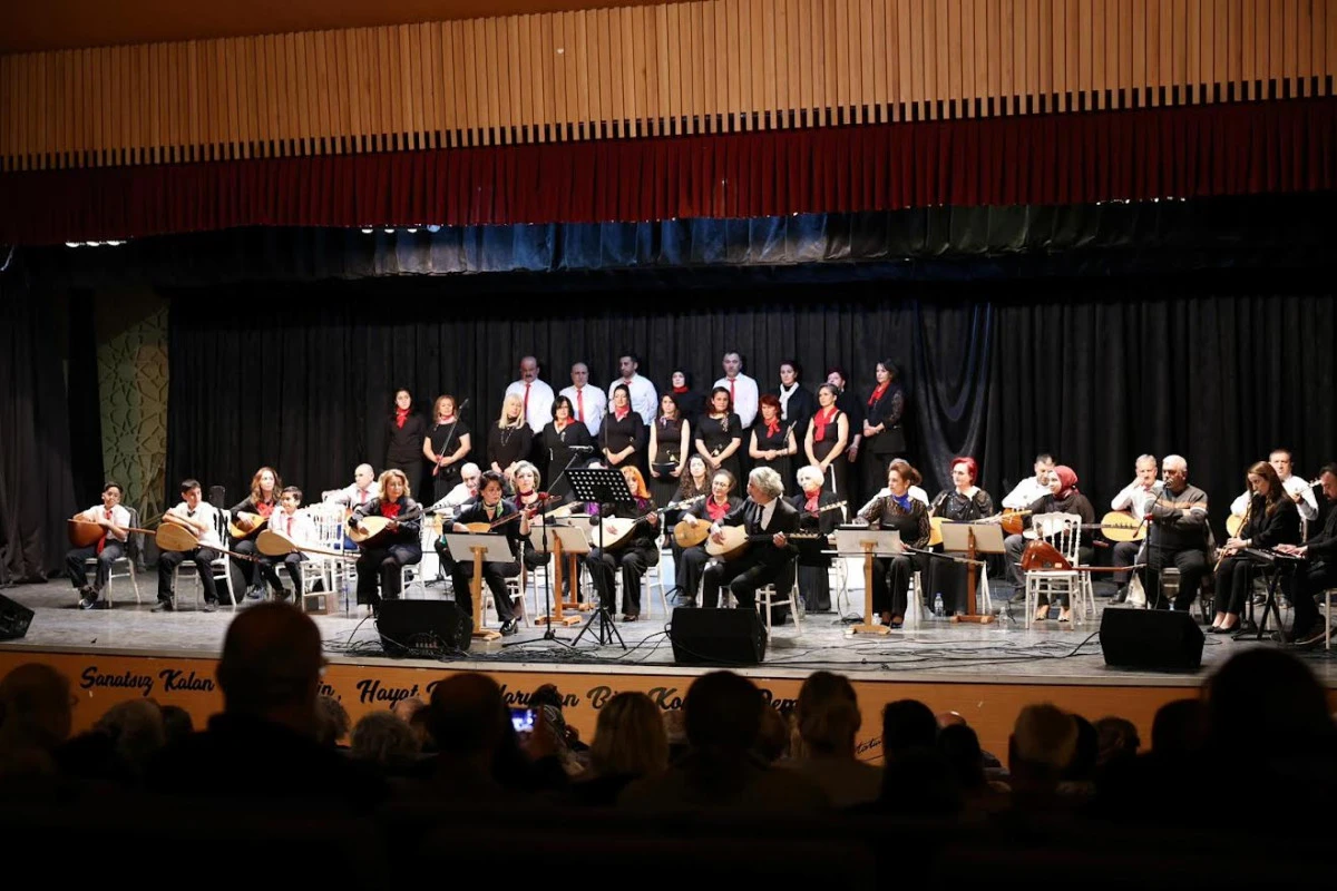 Gemlik&rsquo;te Kadınlar G&uuml;n&uuml;&rsquo;ne &Ouml;zel T&uuml;rk&uuml; Gecesi