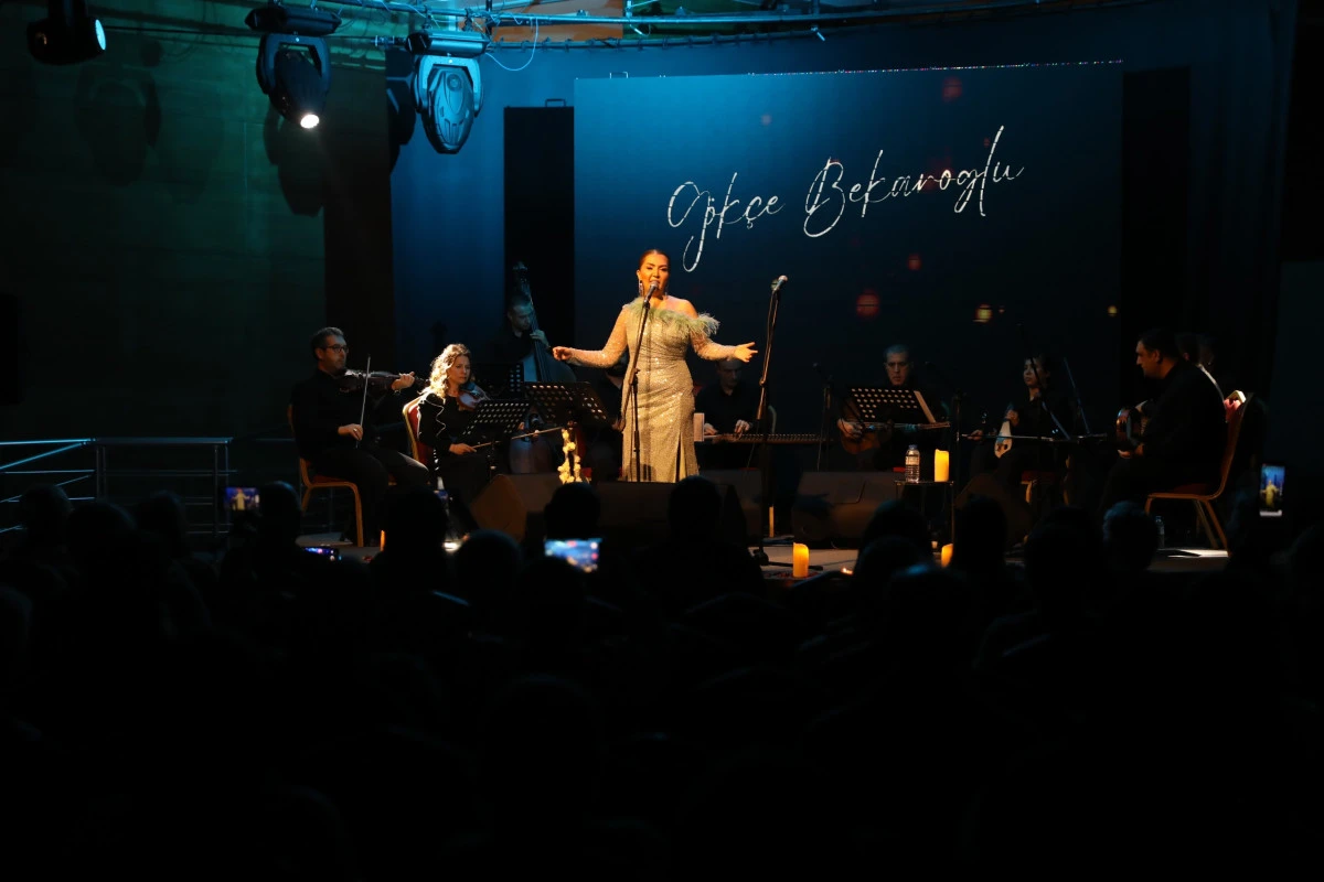 G&ouml;nl&uuml;m&uuml;zdeki Nağmeler ile m&uuml;zik dolu gece