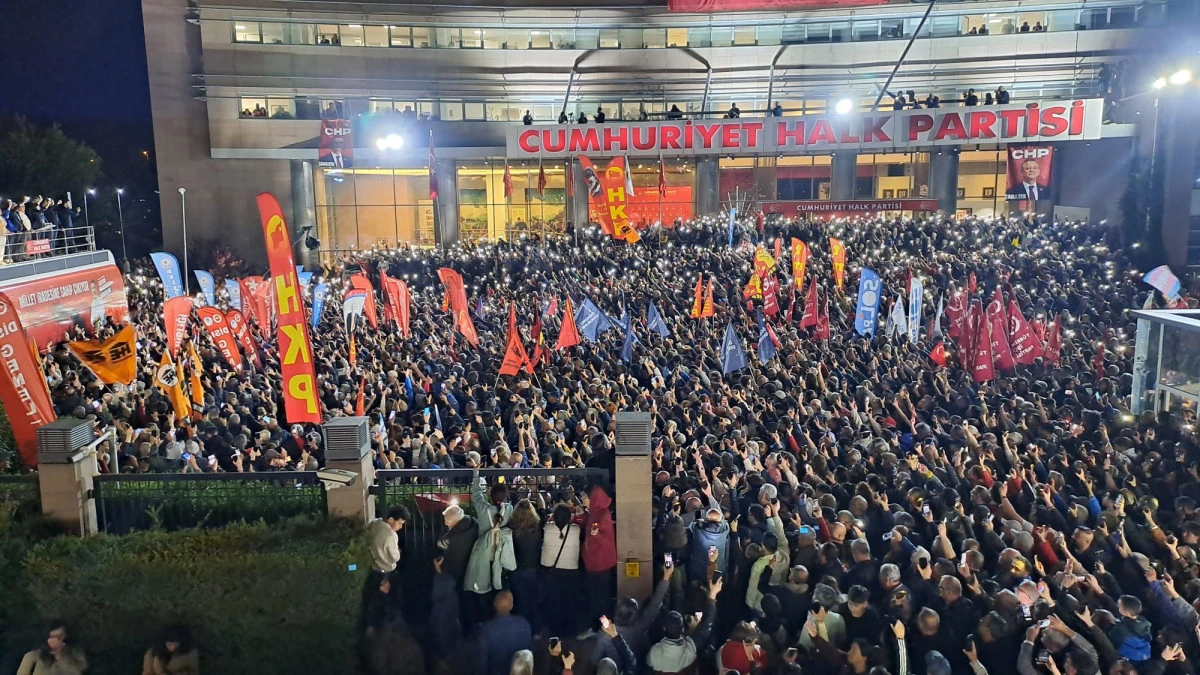 Halkevleri, Sarıbal&rsquo;ın pozisyonunu izahı, mazereti, kabul edilebilirliği olmayan bir işbirlik&ccedil;ilik olarak değerlendirdi