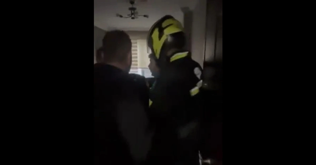 Hatay’da 77 Yıl Hapis Cezasıyla Aranan Firari, Kurye Kılığındaki Polisle Yakayı Ele Verdi