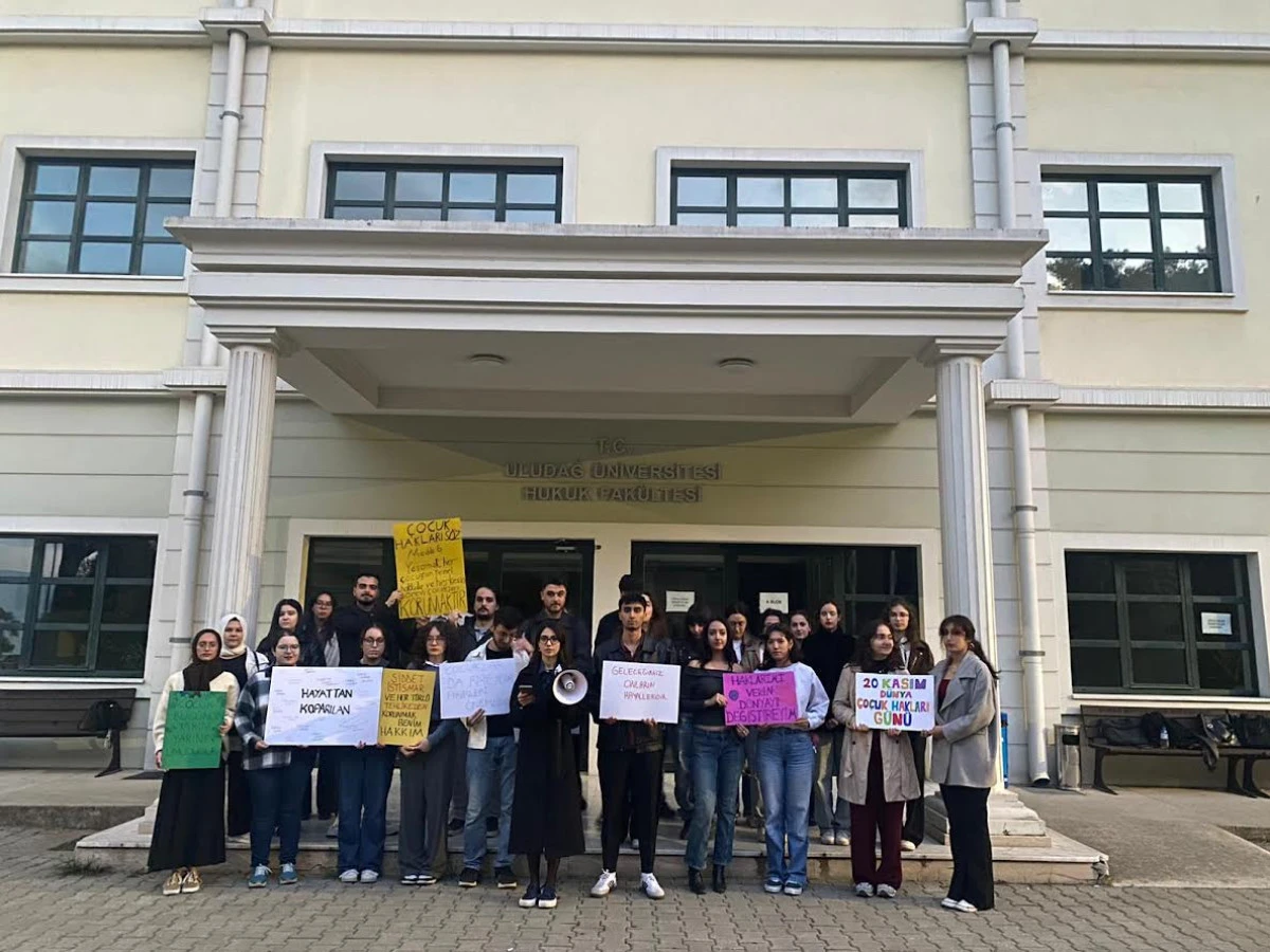 Hukuk Fakültesi Öğrencileri: 