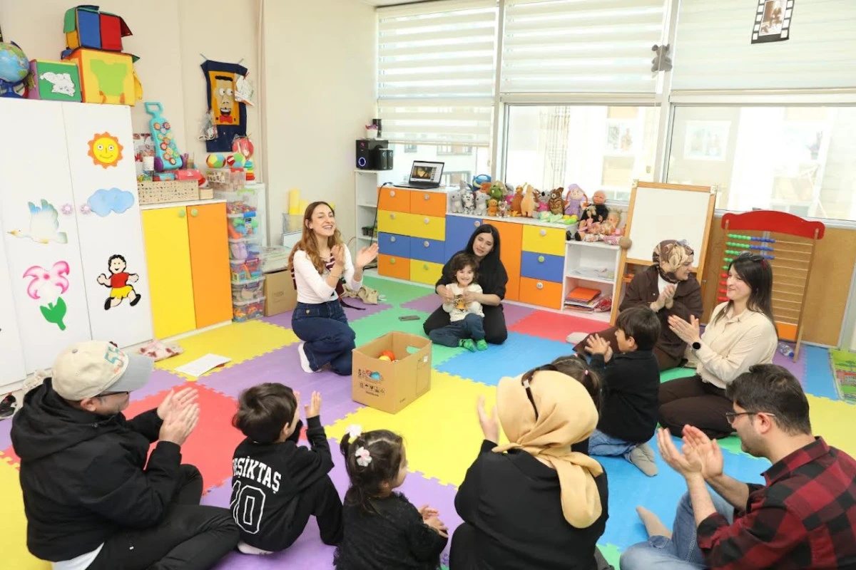 İBB &Ccedil;OCUKLARIN VE AİLELERİN YANINDA
