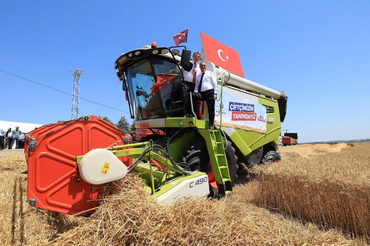 İBB, İSTANBULLU ÇİFTÇİLERE VERDİĞİ DESTEĞİN MEYVELERİNİ TOPLUYOR