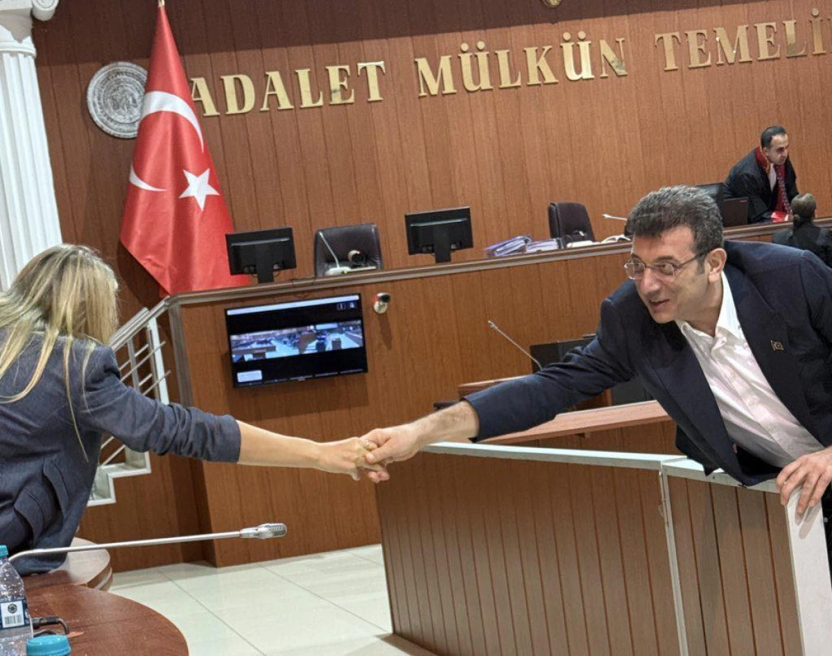 İmamoğlu: DEM Parti, 19 Mart’ta başlayan demokrasiyi rafa kaldırma sürecinin başından beri bizlere yapılan hukuksuzluğu dile getiriyor
