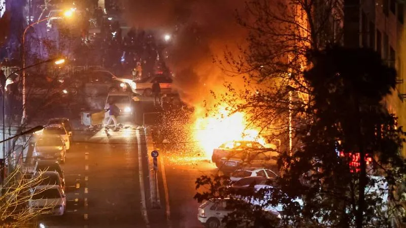 İran'da &ouml;l&uuml; sayısı 2 bin!