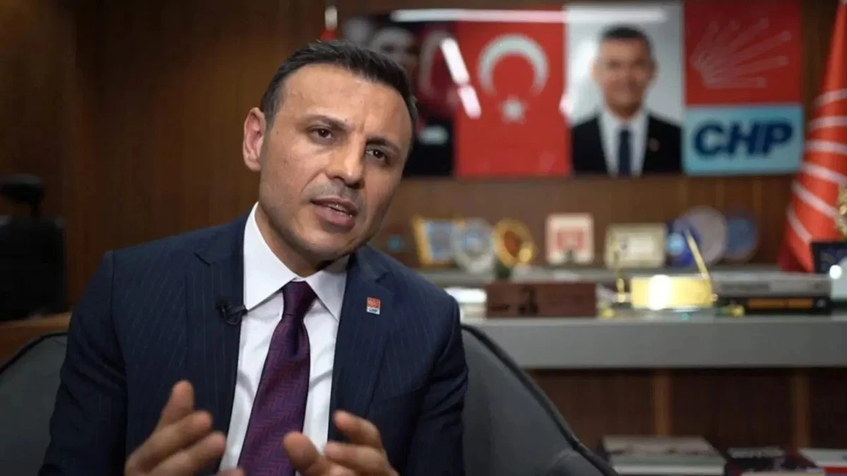 İstanbul İl Başkanı Özgür Çelik, AKP'ye gönderme yaparak, 
