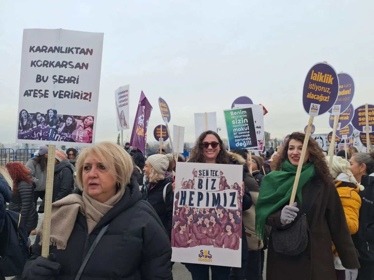 Kadınlar Ankara&rsquo;da Hakları İ&ccedil;in Sokağa &Ccedil;ıktı