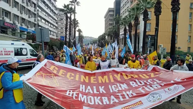 KESK’ten Bursa, İzmir ve Van’da “Geçinemiyoruz” Mitingleri