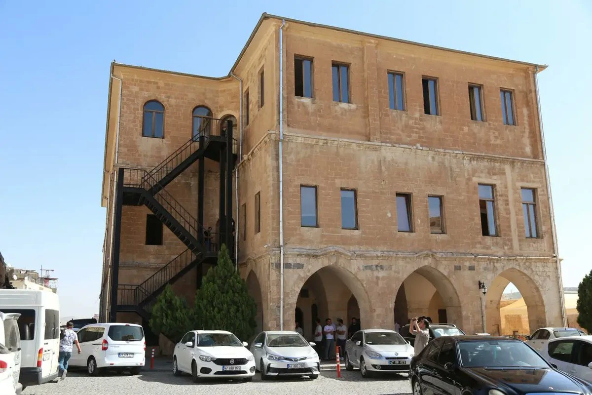 KYK yurdunda ş&uuml;pheli &ouml;l&uuml;m: 21 yaşındaki &uuml;niversite &ouml;ğrencisi yaşamını yitirdi
