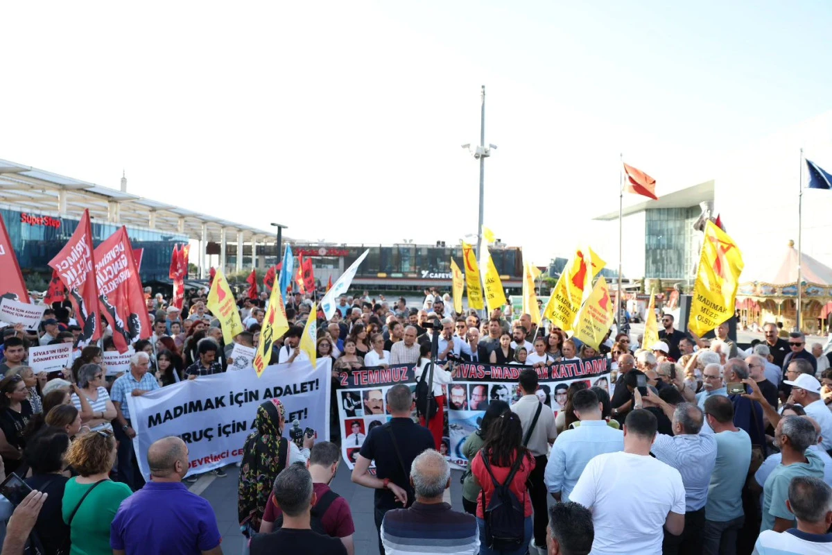 Madımak Katliamı'nda yaşamını yitirenler Bursa'da anıldı
