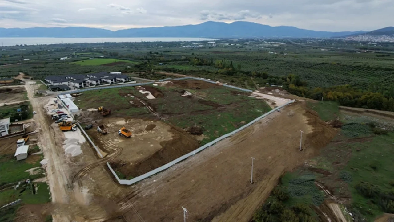 Menzil cemaatinden Bursa'da 168 d&ouml;n&uuml;ml&uuml;k k&uuml;lliye!