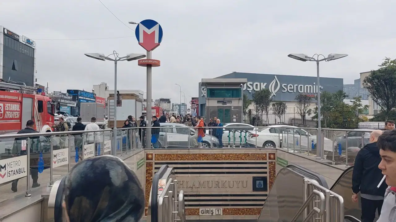 Metro İstanbul'dan M5 hattındaki olaya ilişkin a&ccedil;ıklama: Patlama değil