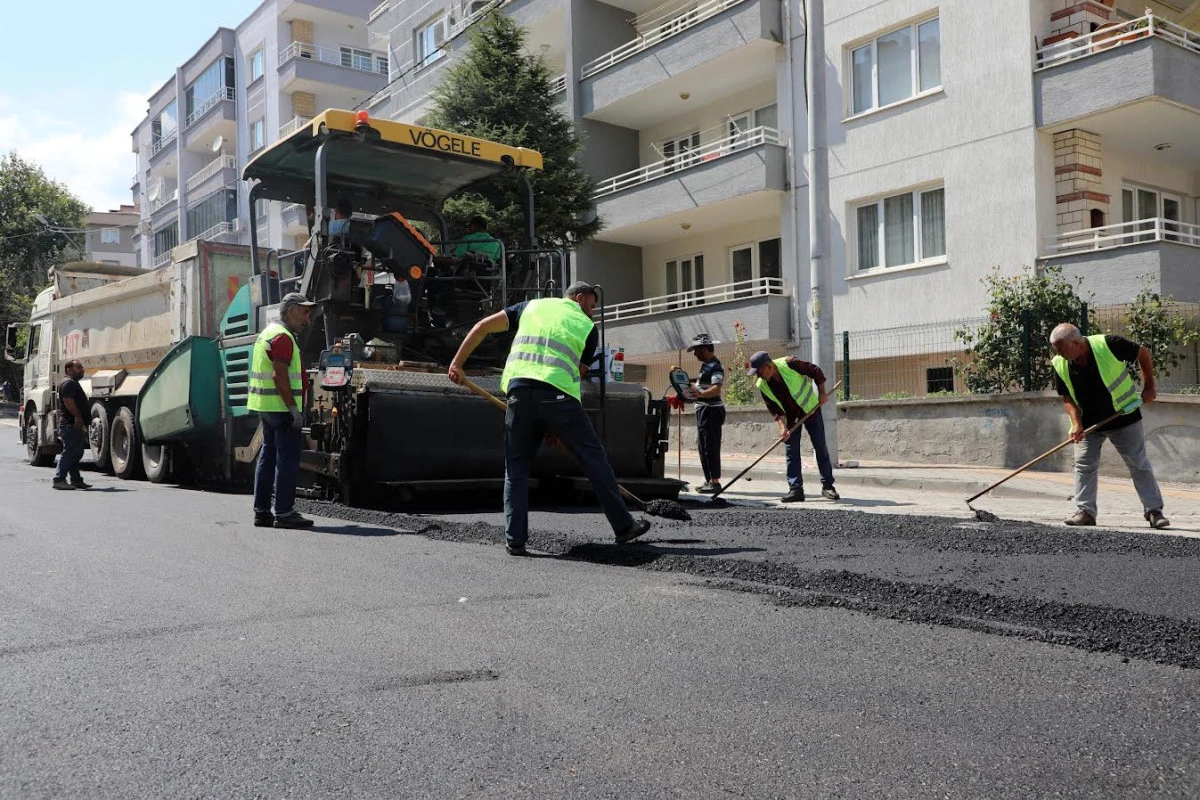 MUDANYA BELEDİYESİ D&Uuml;ĞMEYE BASTI: YOLLAR YENİLENİYOR