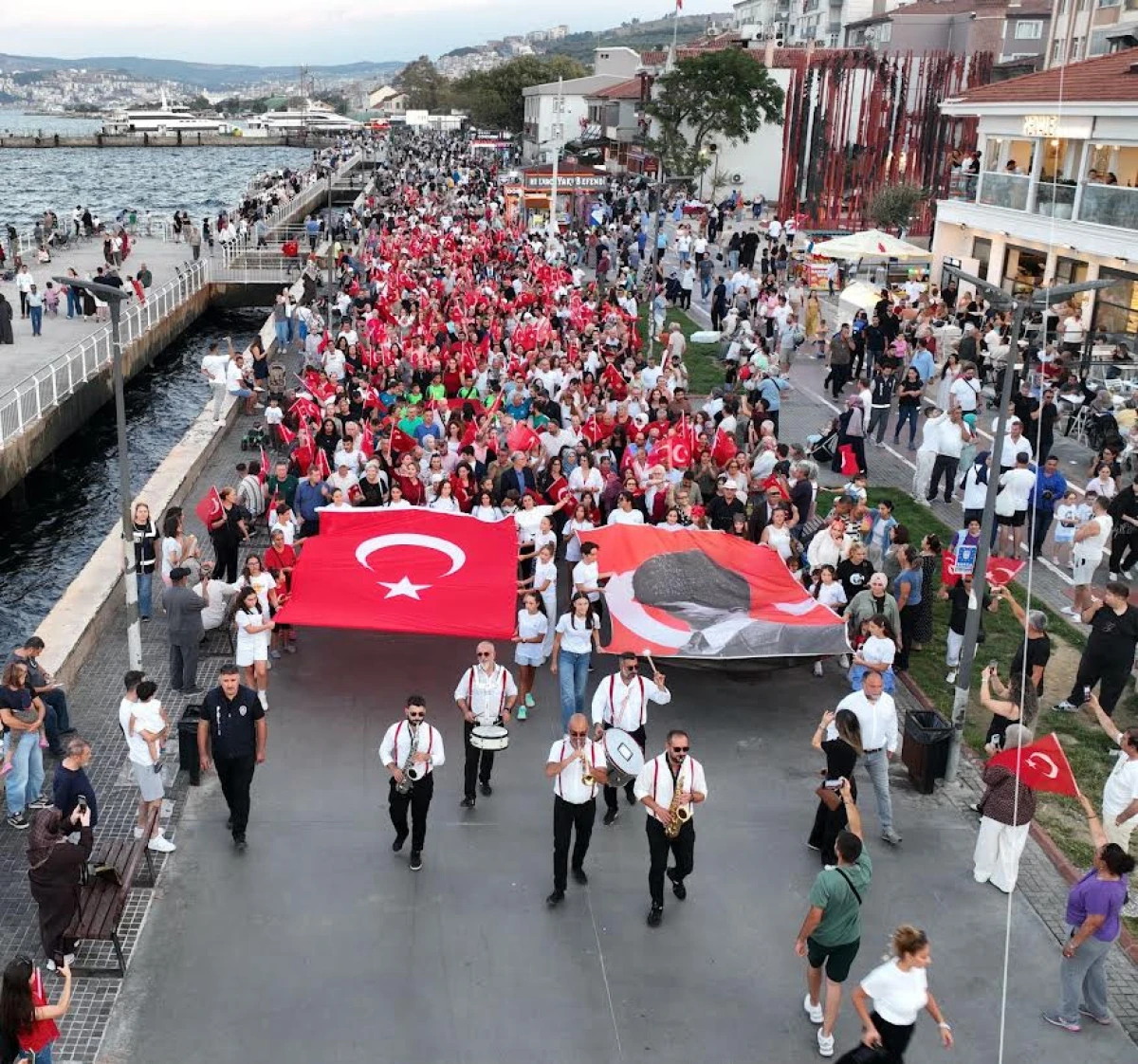 MUDANYA B&Uuml;Y&Uuml;K ZAFER İ&Ccedil;İN TEK Y&Uuml;REK OLDU