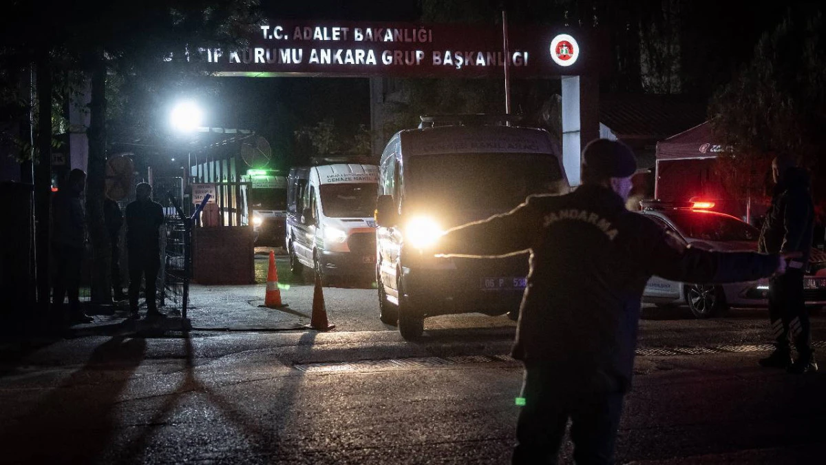 Naaşları tören alanına götürüldü... 20 şehidimiz son yolculuğuna uğurlanacak!