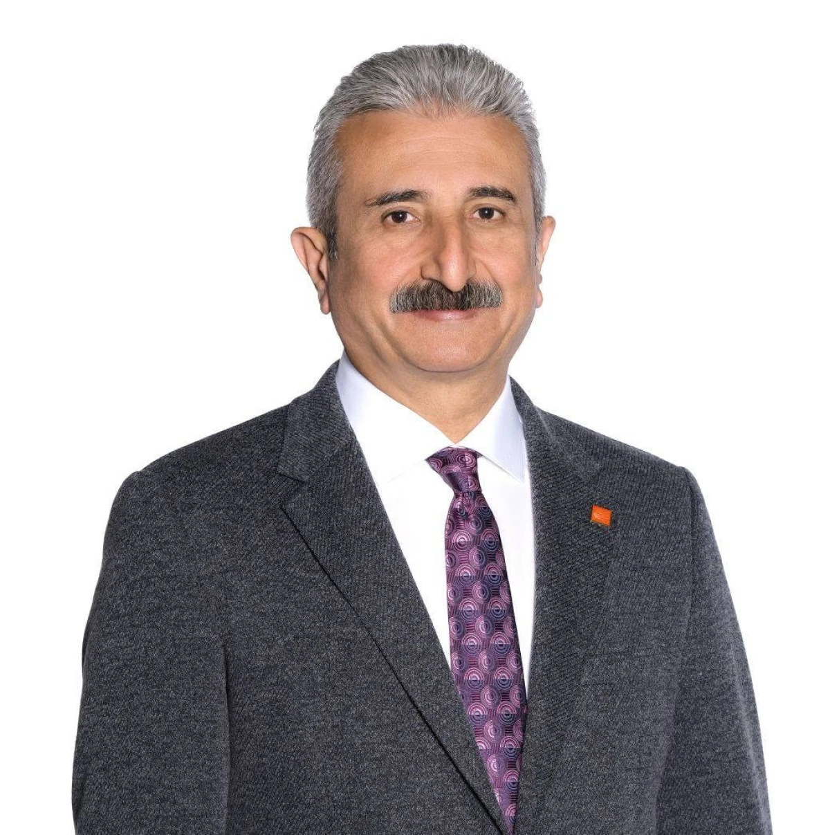 Nihat Yeşiltaş: Makam odalarından &ouml;rg&uuml;te operasyon &ccedil;ekenlere karşı Buradayız, dimdik ayaktayız!