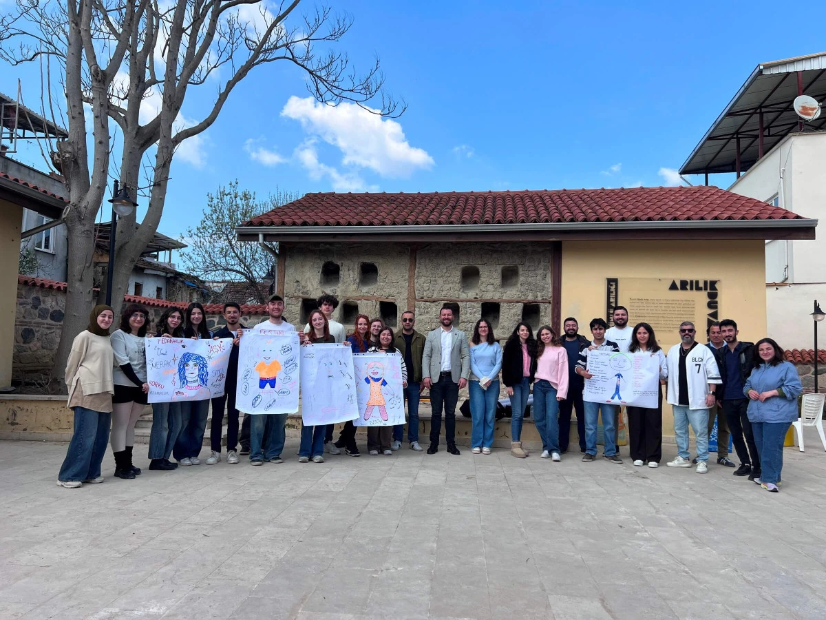 Nil&uuml;fer&rsquo;de gen&ccedil;ler dayanışma ve g&ouml;n&uuml;ll&uuml;l&uuml;k i&ccedil;in buluştu