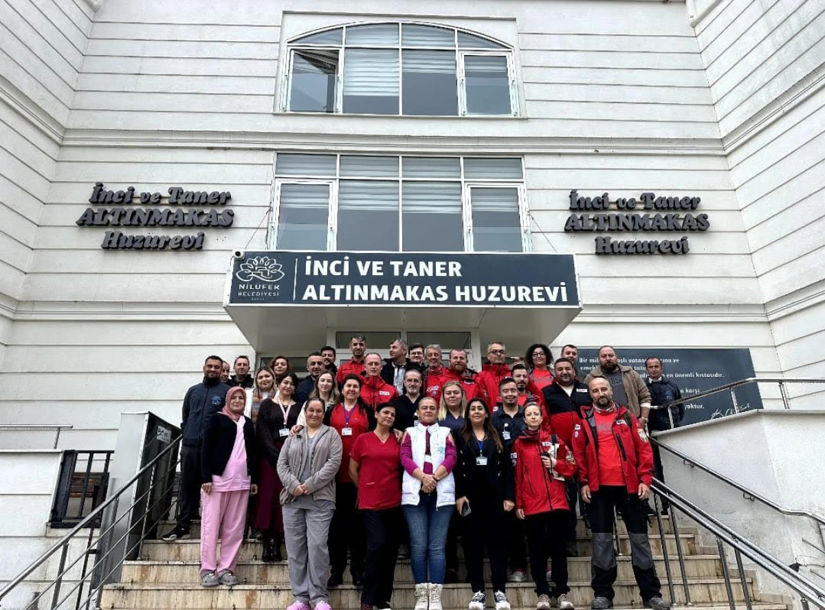 NİLÜFER’DE HUZUREVİ SAKİNLERİNE AFET TATBİKATI