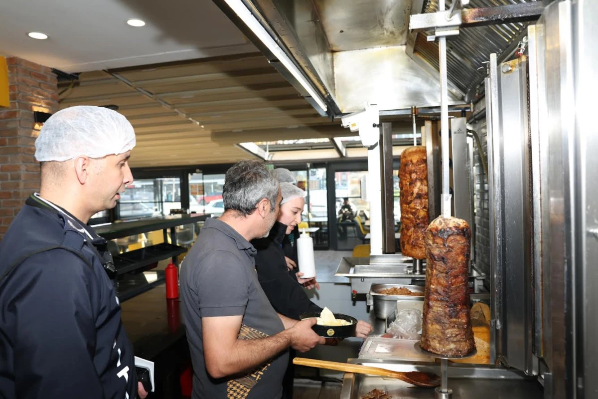 NİLÜFER’DE ZİNCİR RESTORANLARA SIKI DENETİM