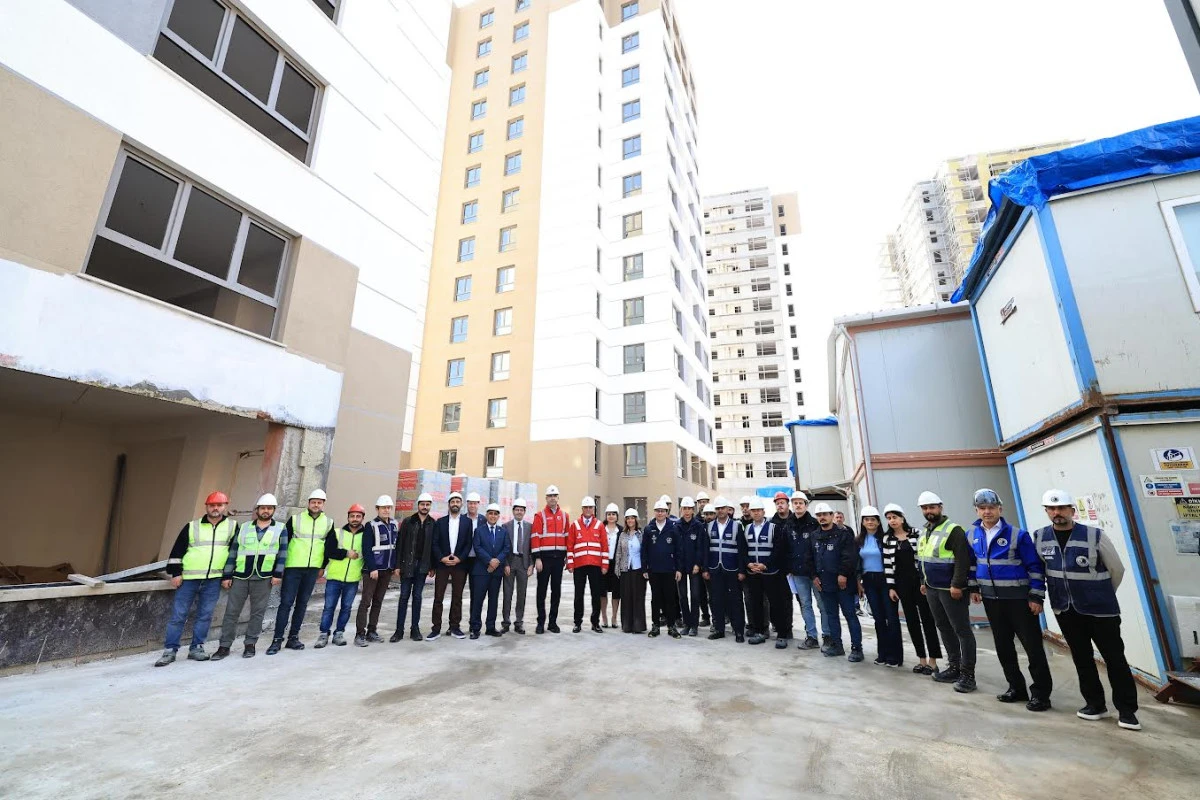 NURİ ASLAN KARTAL'DA KENTSEL D&Ouml;N&Uuml;Ş&Uuml;M VE SOSYAL YAŞAM YATIRIMLARINI İNCELEDİ