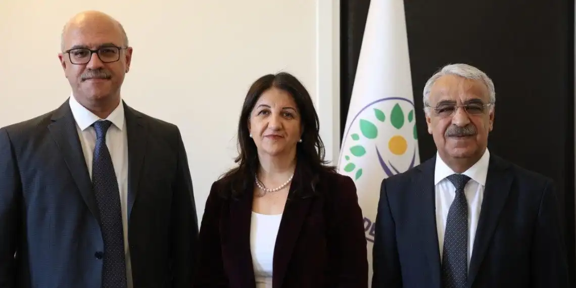 &Ouml;calan ile g&ouml;r&uuml;şen DEM Parti heyeti İmralı&rsquo;dan d&ouml;nd&uuml;