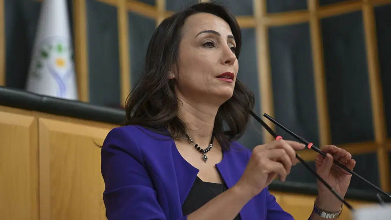 Öcalan ile ne konuşuldu? Tülay Hatimoğulları'ndan 'İmralı ziyareti' sonrası ilk mesaj