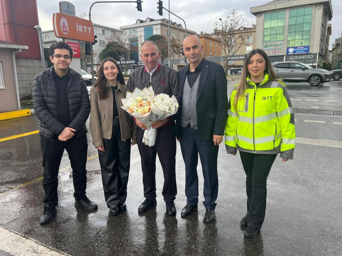 ÖĞRETMENLERDEN, DÜNYA ŞOFÖRLER GÜNÜNDE O ŞOFÖRE BÜYÜK SÜRPRİZ