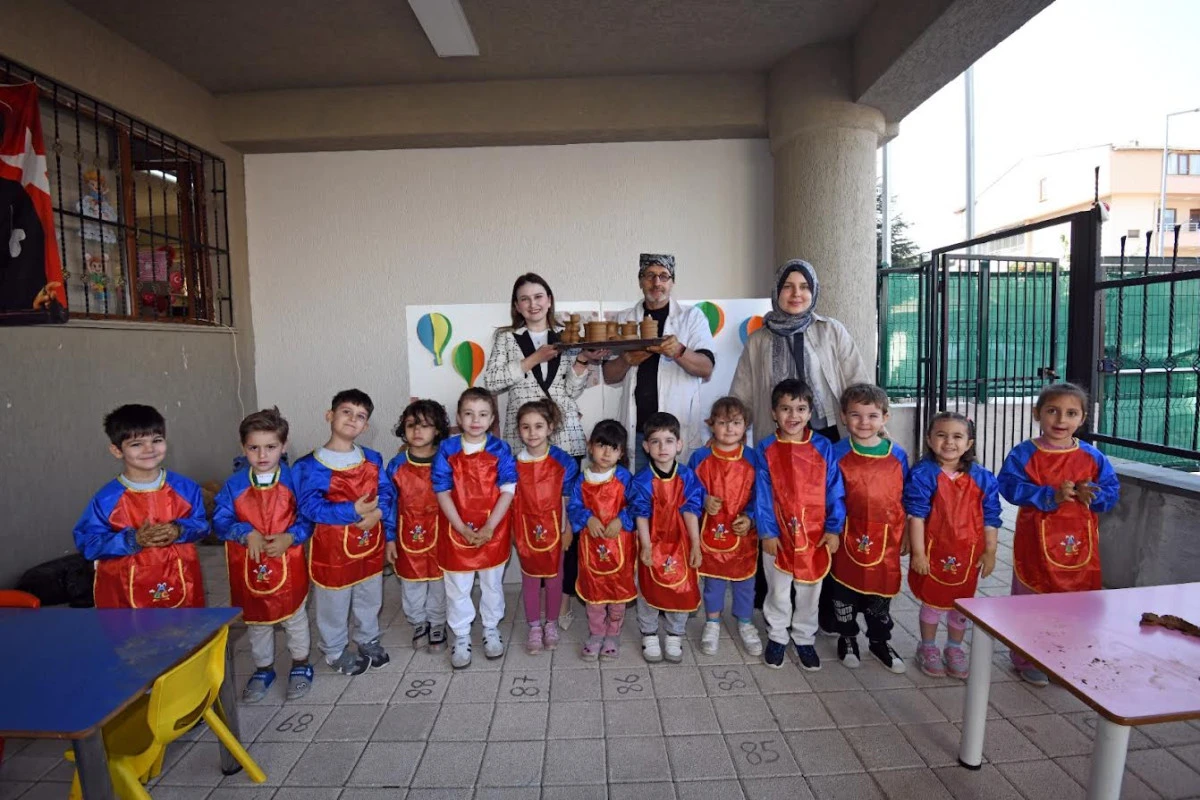 Osmangazi Belediyesi Kreşlerinde &Ccedil;ocuklar Toprağa Şekil Verdi