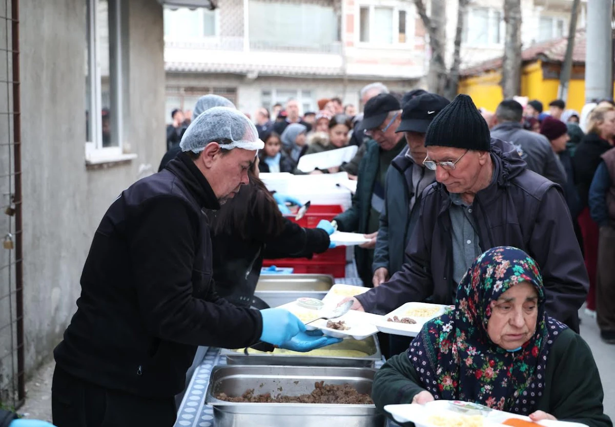 Osmangazi Belediyesi&rsquo;nin İftar Sofrası Dolup Taştı