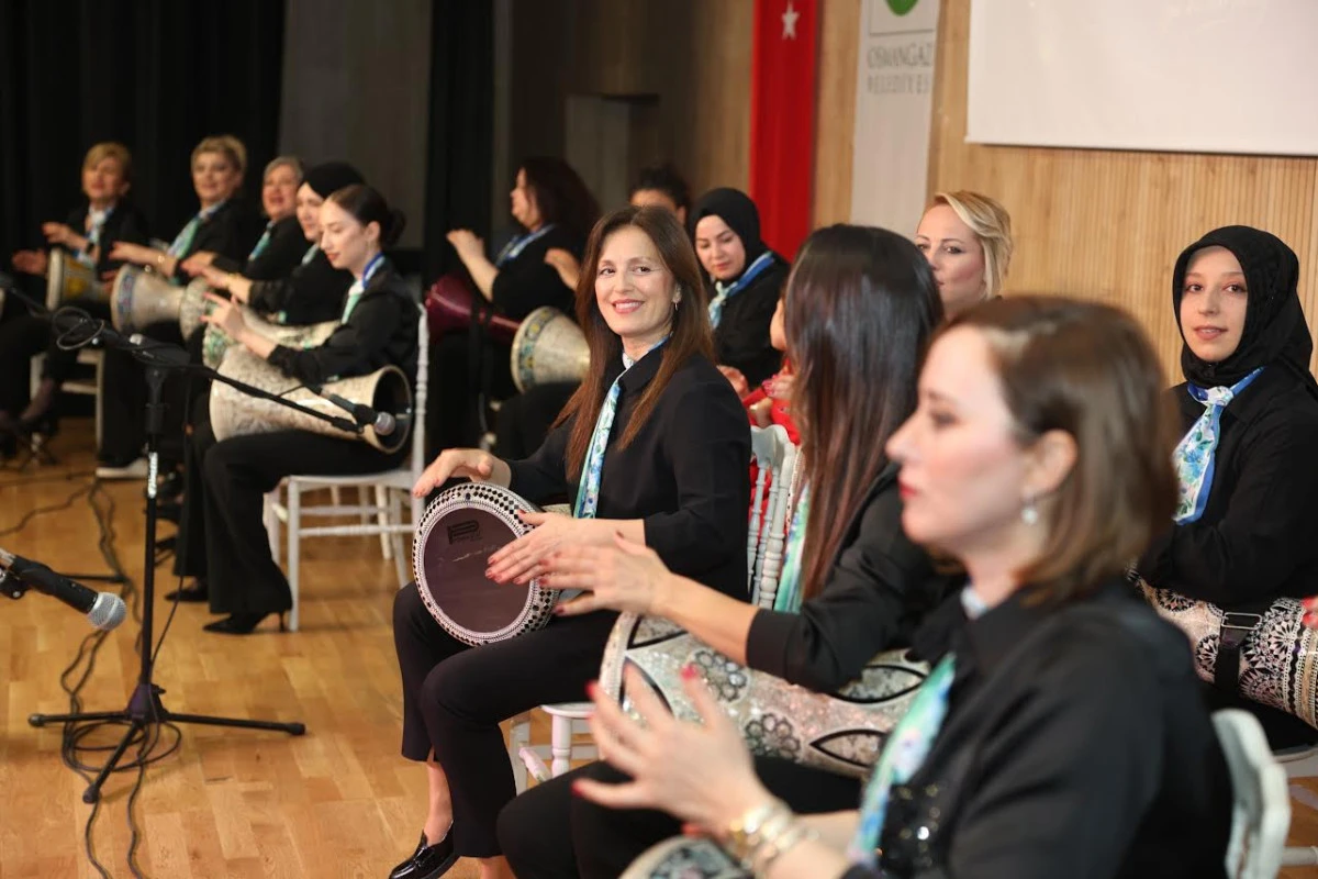 Osmangazi&rsquo;de Anneler ve Kızları Aynı Sahnede Ritim Tuttu