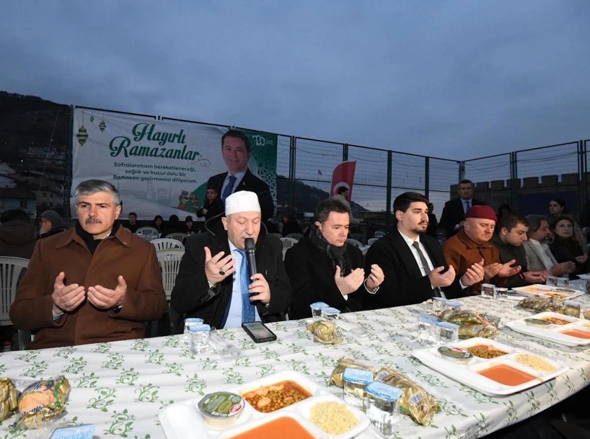 Osmangazi&rsquo;de G&ouml;n&uuml;l Sofraları B&uuml;y&uuml;yor