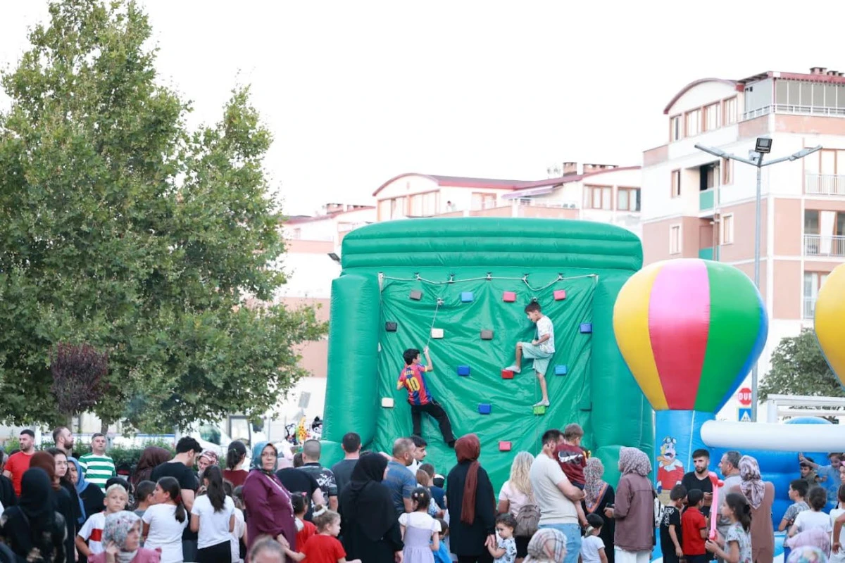 Osmangazi&rsquo;nin Mahallelerinde Şenlik Var