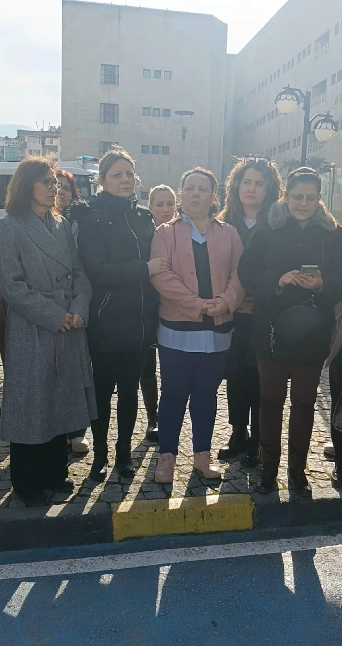 &Ouml;zge Yetimoğulları davasında &ccedil;ıkan beraat kararına CHP'li kadınlardan tepki