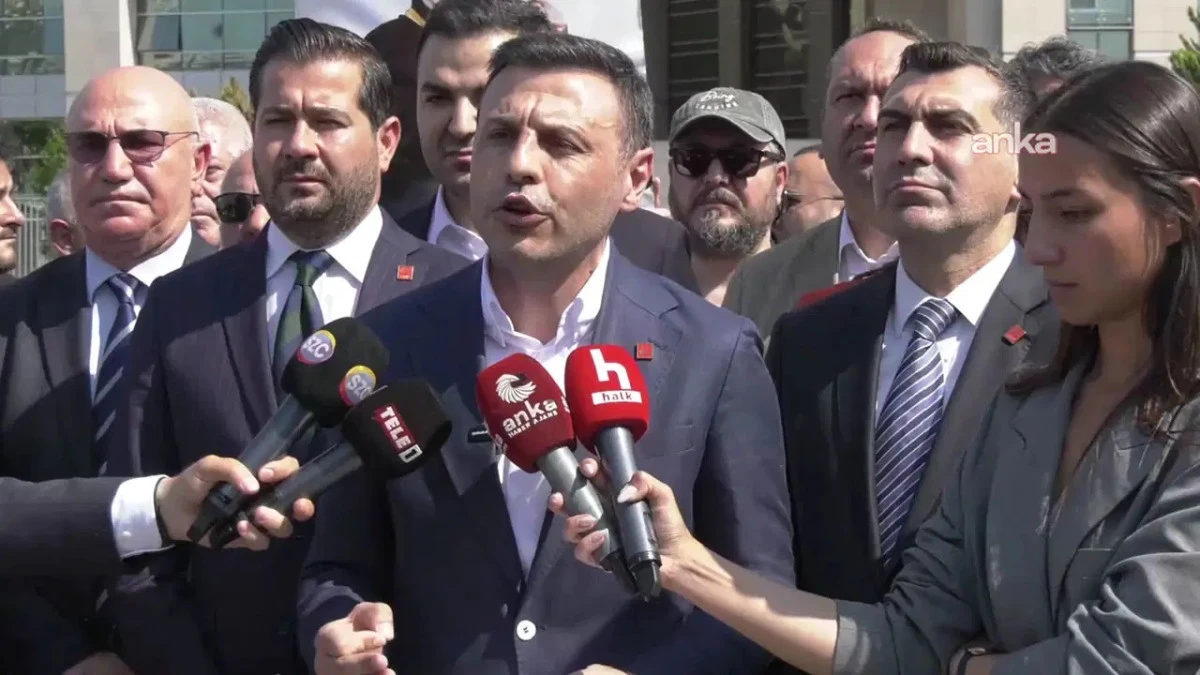 Özgür Çelik'ten sevk görüntülerine çok sert tepki: 'Savaş suçluları gibi...'