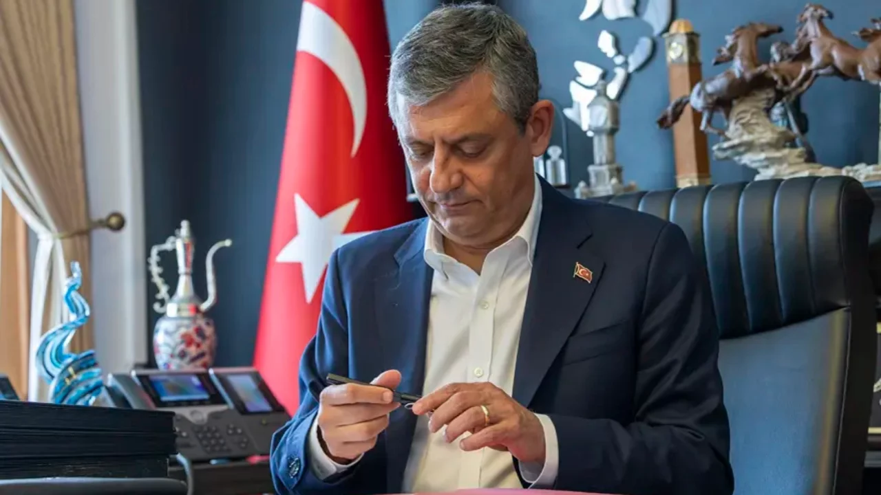 &Ouml;zg&uuml;r &Ouml;zel 18 Eyl&uuml;l&rsquo;de Bursa&rsquo;ya geliyor!