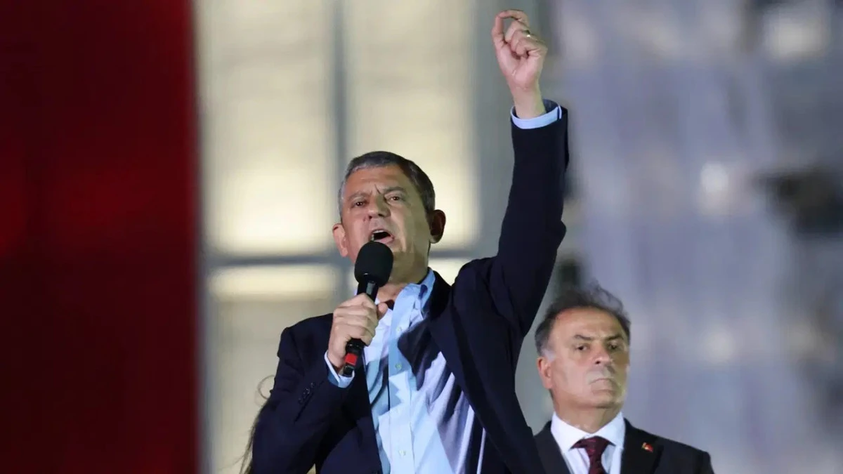 Özgür Özel AKP seçmenine seslendi: 'Kimse korkmasın, bir tek hırsızlar korksun!'